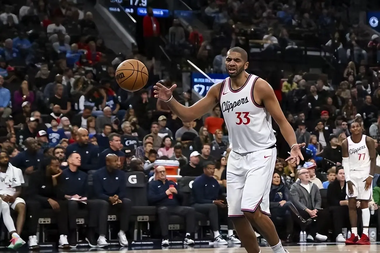 是被联盟抛, 乔丹喂进了, 而且还有很 是被联盟抛, 乔丹喂进了, 而且还有很