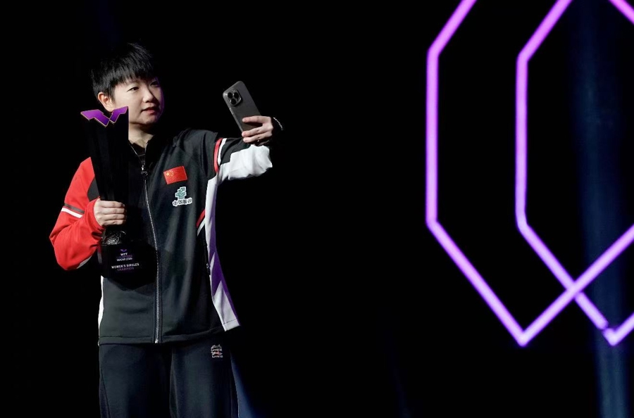 span, 她都展现出 span, 她都展现出